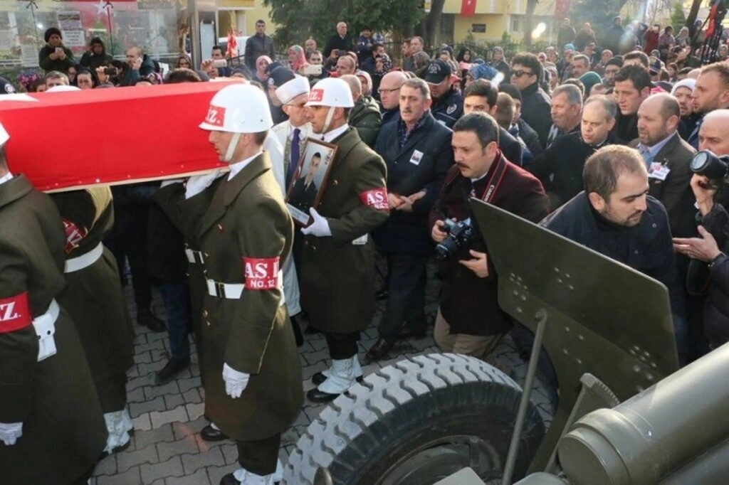 Şehit Ramazan Taşkın son yolculuğuna uğurlandı - Resim 6