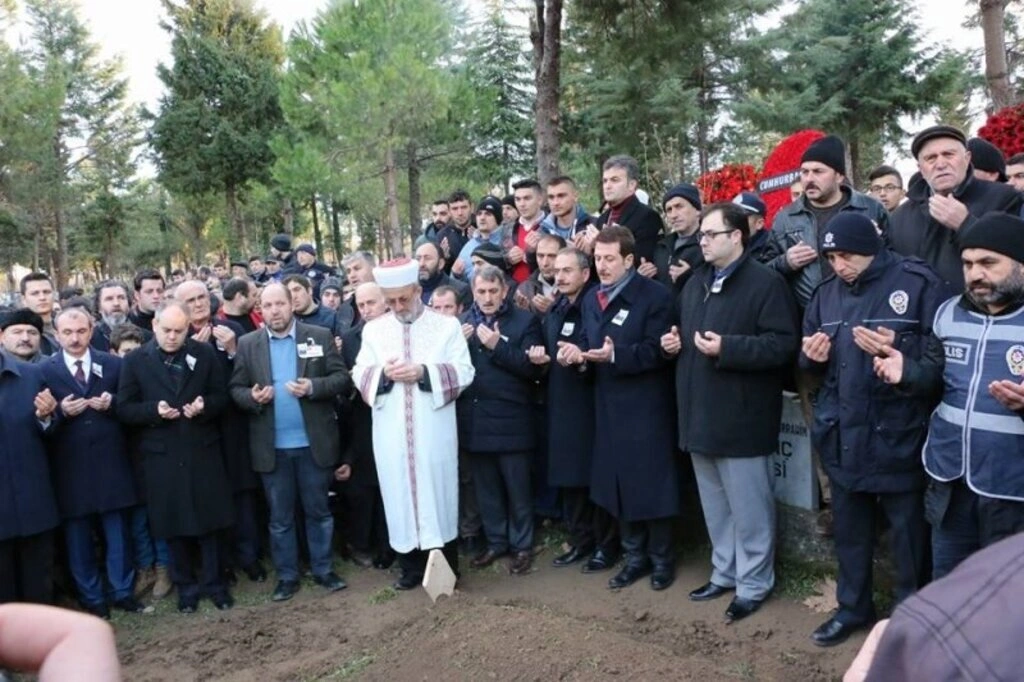 Şehit Ramazan Taşkın son yolculuğuna uğurlandı - Resim 11