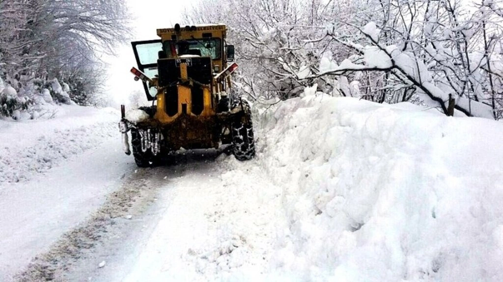 Samsun'da ekipler karla mücadele ediyor - Resim 3