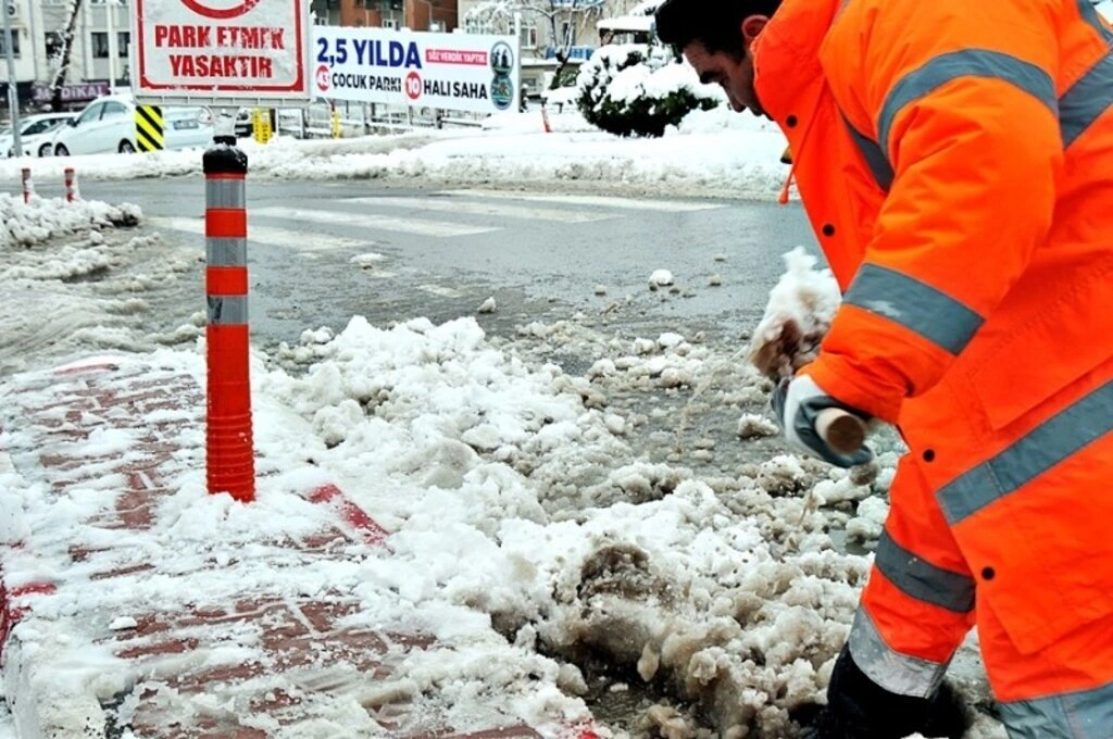 Samsun'da ekipler karla mücadele ediyor - Resim 7