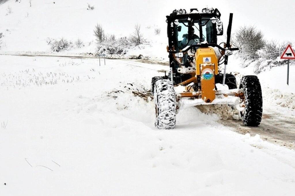 Samsun'da ekipler karla mücadele ediyor - Resim 9