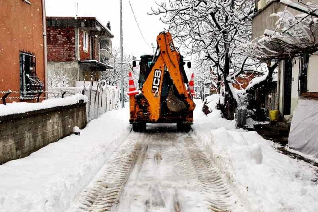 Samsun'da ekipler karla mücadele ediyor - Resim 16