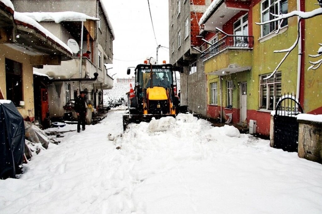 Samsun'da ekipler karla mücadele ediyor - Resim 19