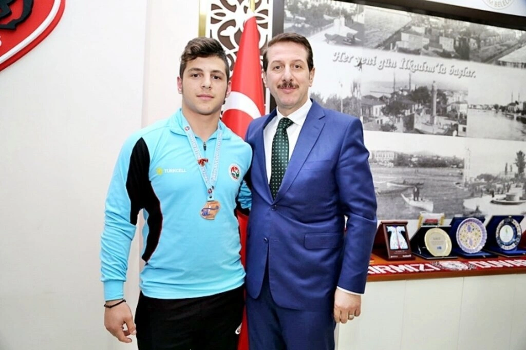 İlkadım'ın genç sporcuları yine gururlandırdı - Resim 1