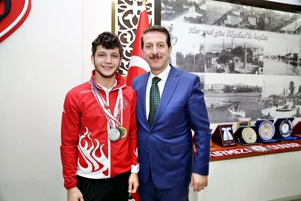 İlkadım'ın genç sporcuları yine gururlandırdı - Resim 2