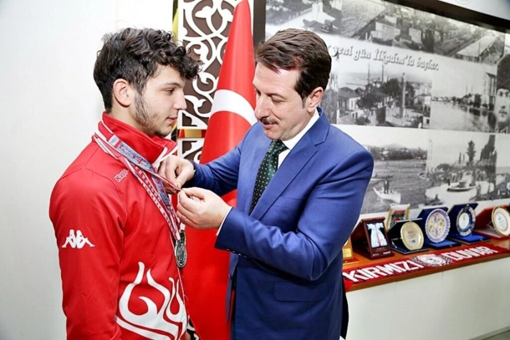 İlkadım'ın genç sporcuları yine gururlandırdı - Resim 3
