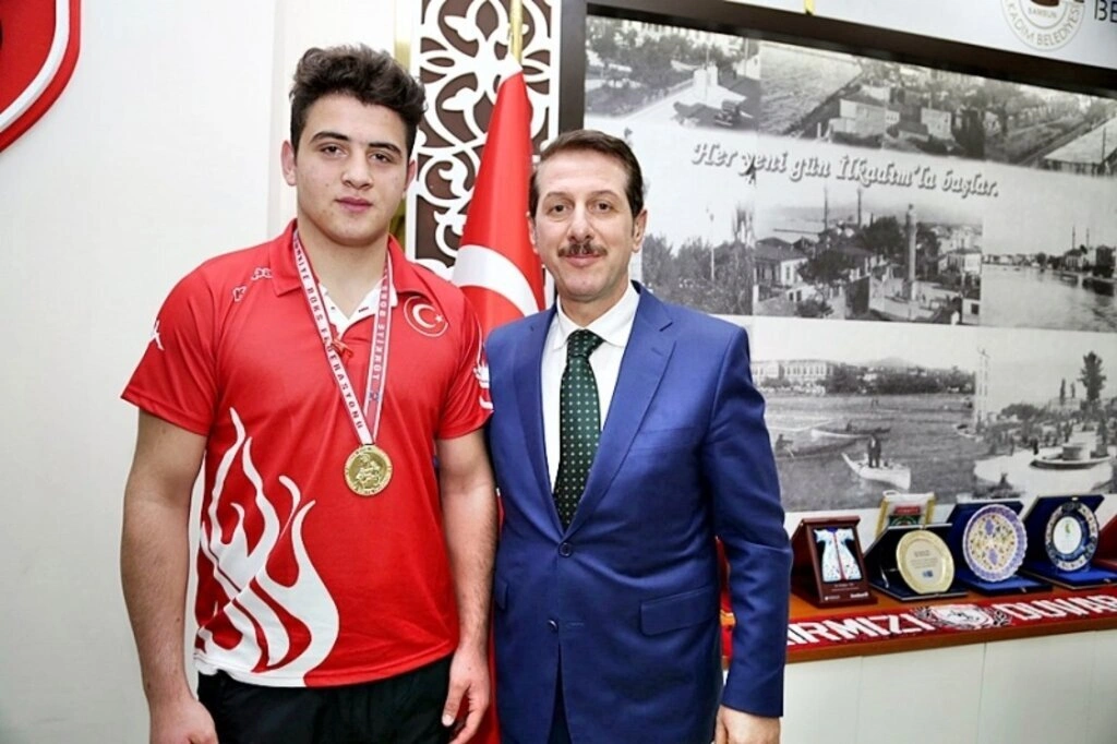 İlkadım'ın genç sporcuları yine gururlandırdı - Resim 5