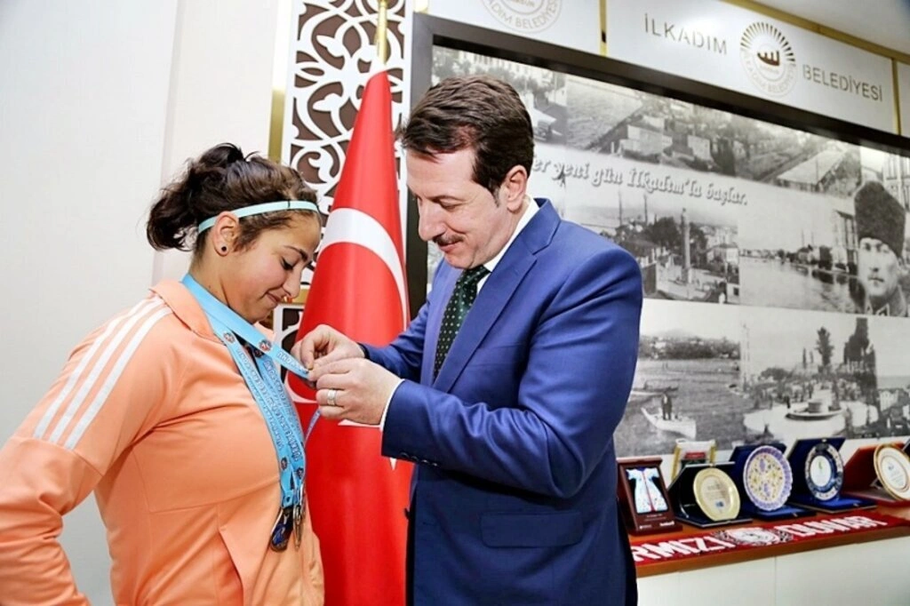 İlkadım'ın genç sporcuları yine gururlandırdı - Resim 6