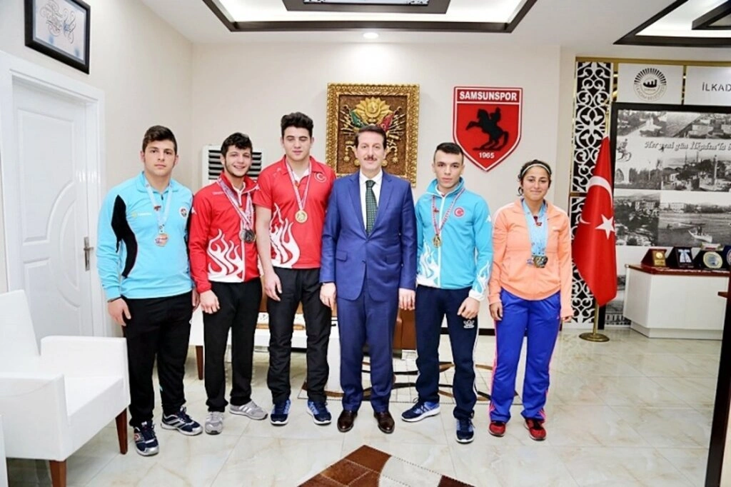 İlkadım'ın genç sporcuları yine gururlandırdı - Resim 7