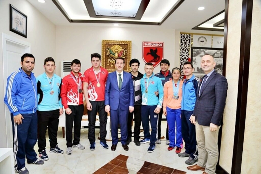 İlkadım'ın genç sporcuları yine gururlandırdı - Resim 10