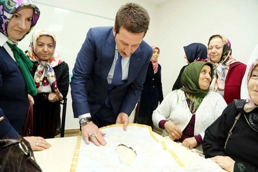 Başkan Tok, Derbahçe Sosyal Tesislerinde Bayan Kursiyerlerle bir araya geldi - Resim 2