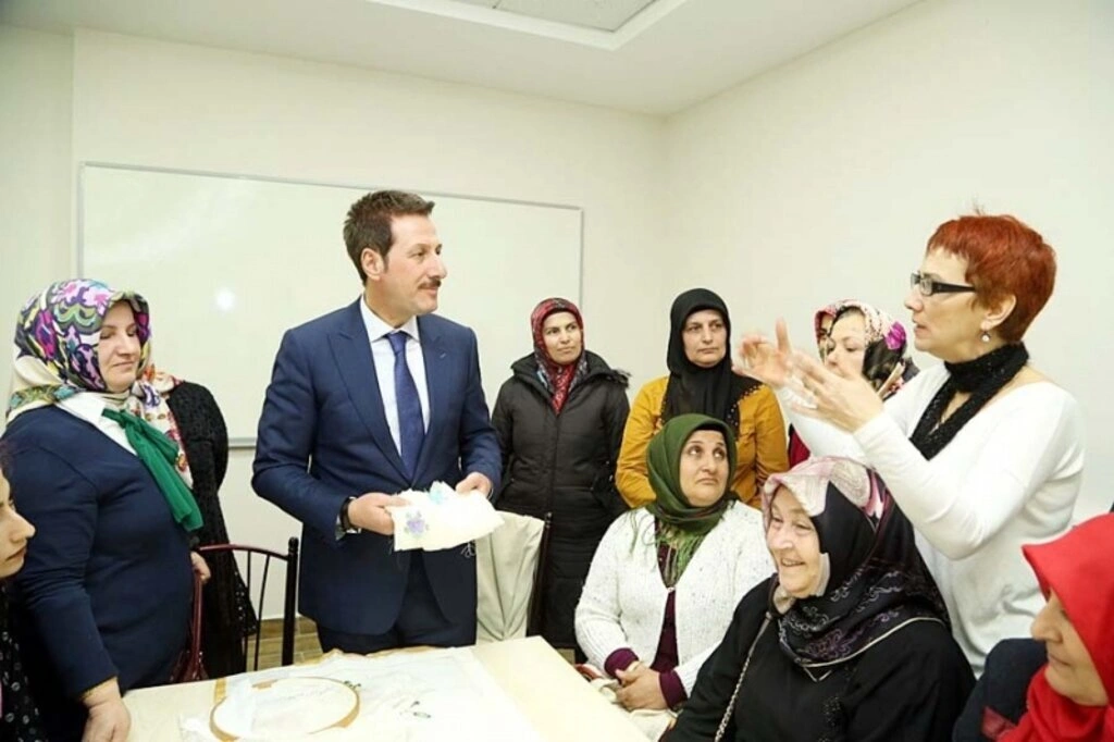 Başkan Tok, Derbahçe Sosyal Tesislerinde Bayan Kursiyerlerle bir araya geldi - Resim 11