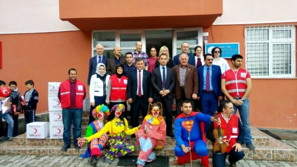 Canik Şubesi Türk Kızılayı'ndan Maarif Hareketi'ne destek  - Resim 5