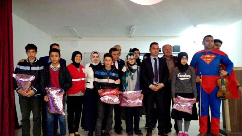 Canik Şubesi Türk Kızılayı'ndan Maarif Hareketi'ne destek  - Resim 6