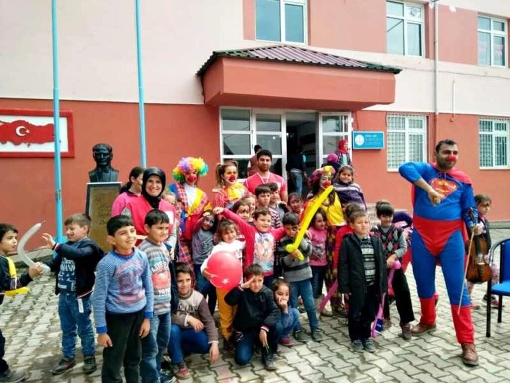 Canik Şubesi Türk Kızılayı'ndan Maarif Hareketi'ne destek  - Resim 7
