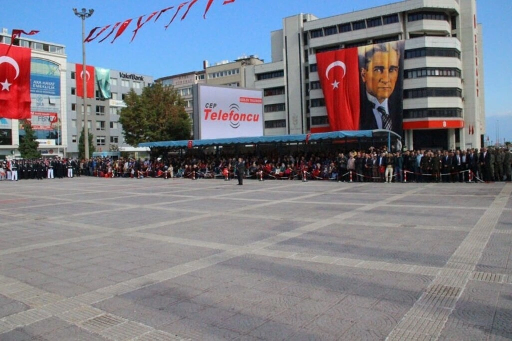 Samsun Cumhuriyet Meydanı'nda 29 Ekim Cumhuriyet Bayramı kutlama töreni fotoğrafları - Resim 5