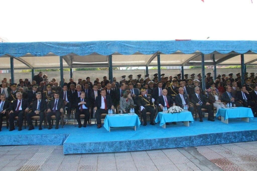 Samsun Cumhuriyet Meydanı'nda 29 Ekim Cumhuriyet Bayramı kutlama töreni fotoğrafları - Resim 6