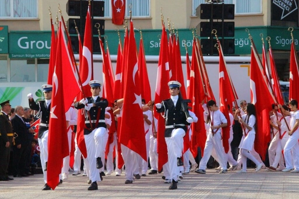 Samsun Cumhuriyet Meydanı'nda 29 Ekim Cumhuriyet Bayramı kutlama töreni fotoğrafları - Resim 9