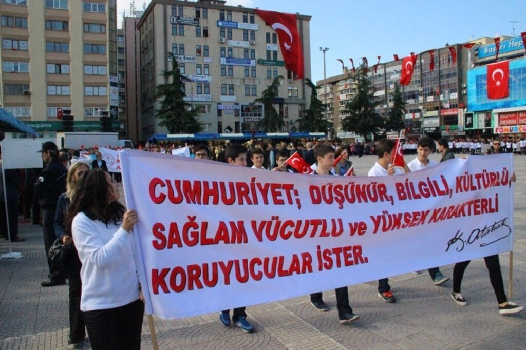 Samsun Cumhuriyet Meydanı'nda 29 Ekim Cumhuriyet Bayramı kutlama töreni fotoğrafları - Resim 18