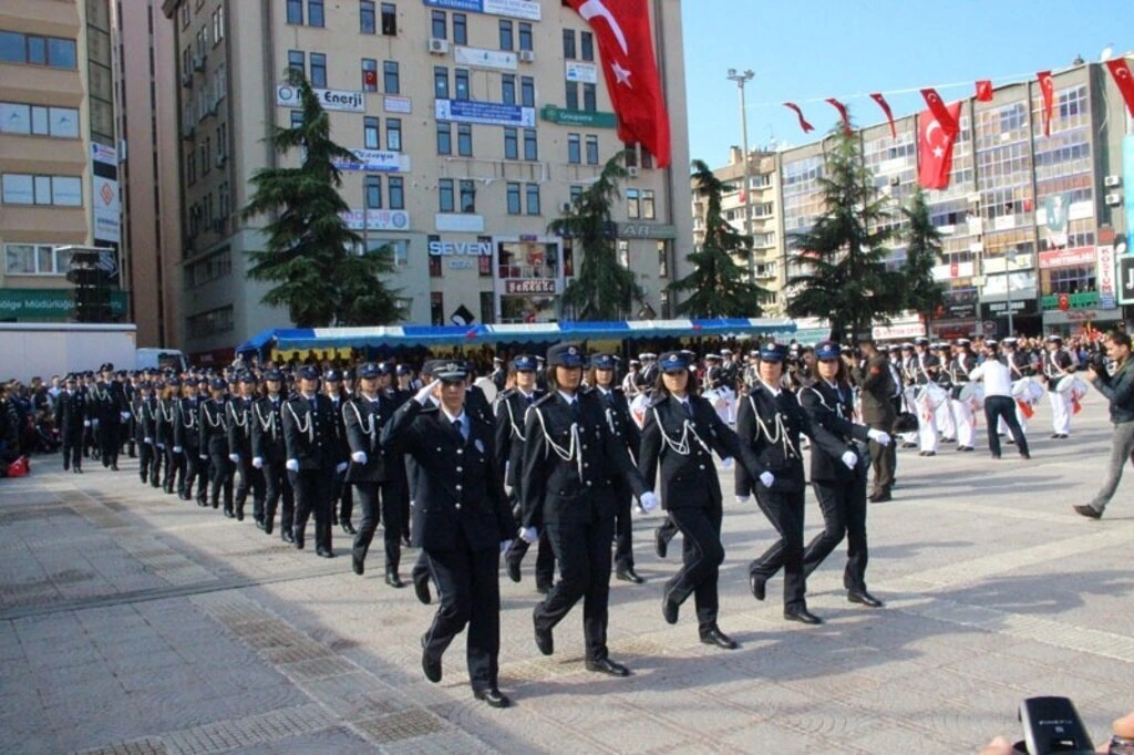 Samsun Cumhuriyet Meydanı'nda 29 Ekim Cumhuriyet Bayramı kutlama töreni fotoğrafları - Resim 22
