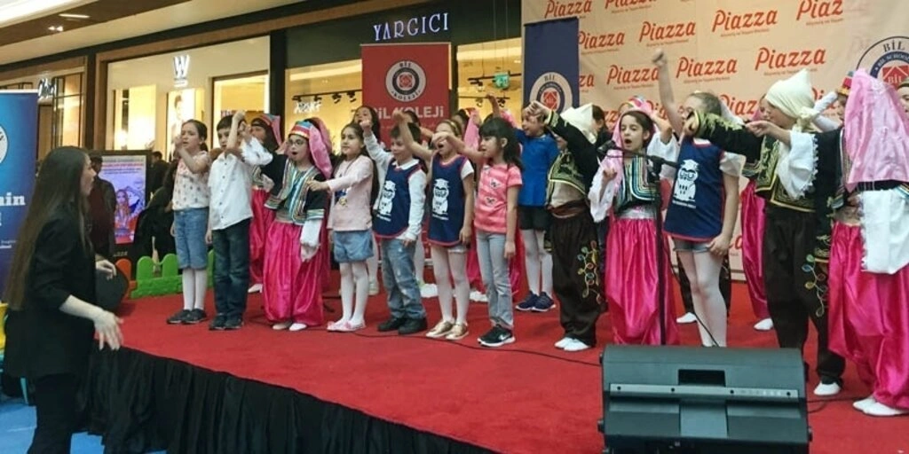 Minikler Gösterileriyle Piazza’ya Gelenleri Büyülüyor! - Resim 3