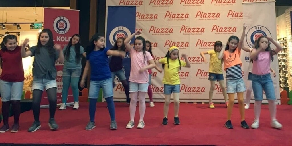 Minikler Gösterileriyle Piazza’ya Gelenleri Büyülüyor! - Resim 4