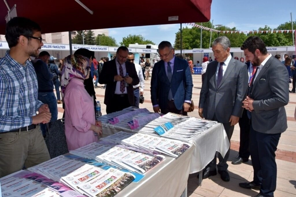OMÜ’nün 12. Üniversite Tanıtım Günleri Şenlik Havasında Geçti - Resim 18