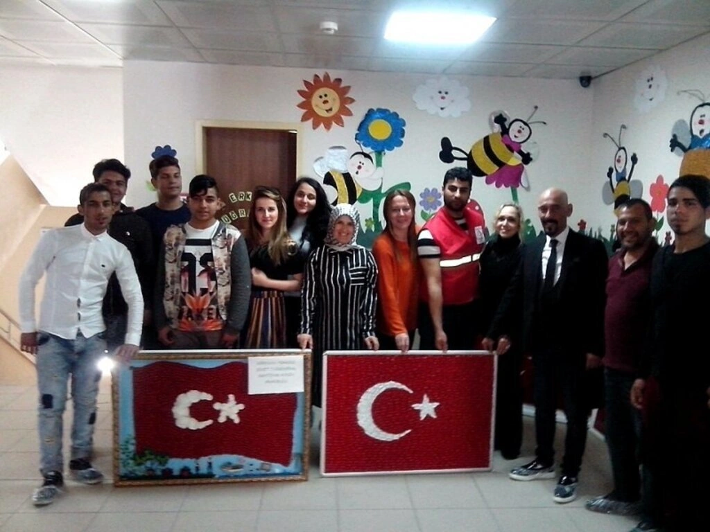 Canik Türk Kızılayı'ndan öğrencilere hediye - Resim 5