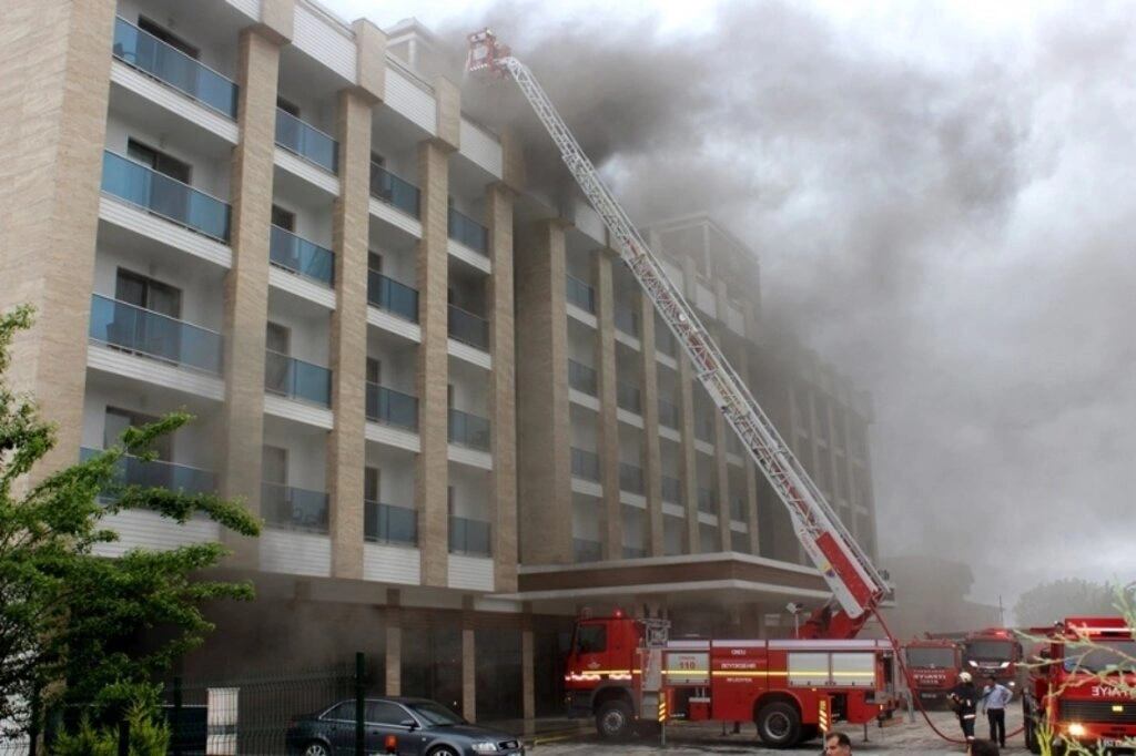 Ünye de otel yangını - Resim 1