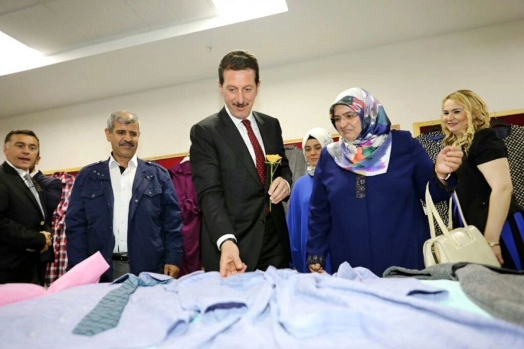 Derebahçe'de Görkemli Sergi Açılışı - Resim 9