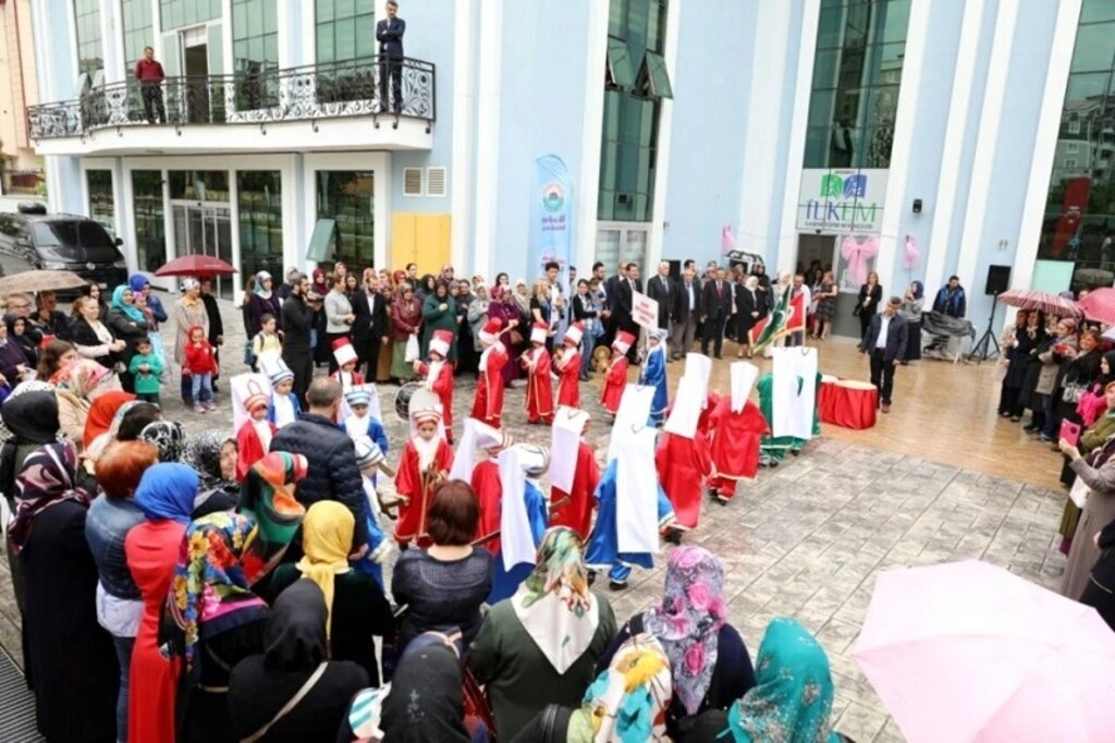 Derebahçe'de Görkemli Sergi Açılışı - Resim 12