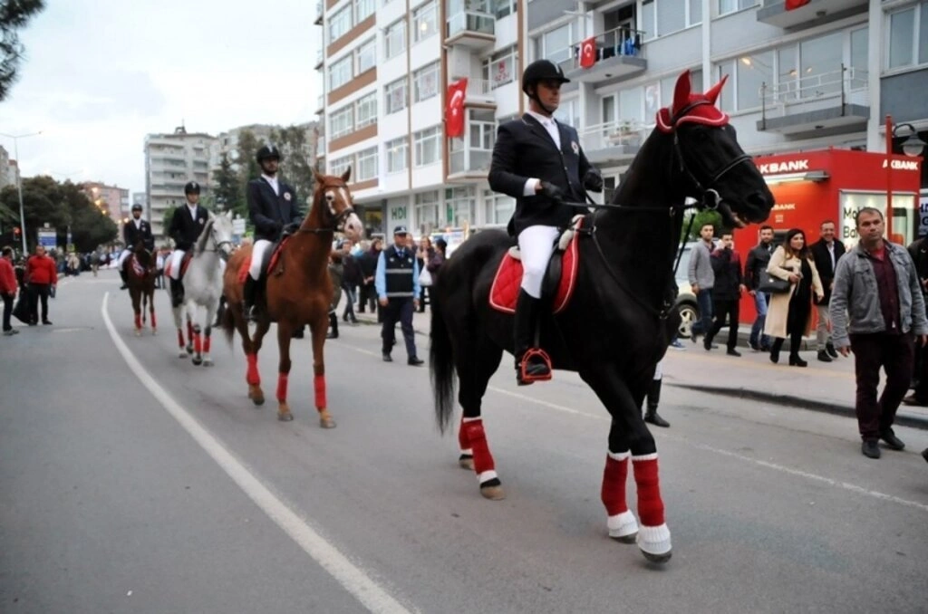 Samsun'da Fener Alayı ve Gençlik Festivali Yürüyüşü yapıldı  - Resim 5