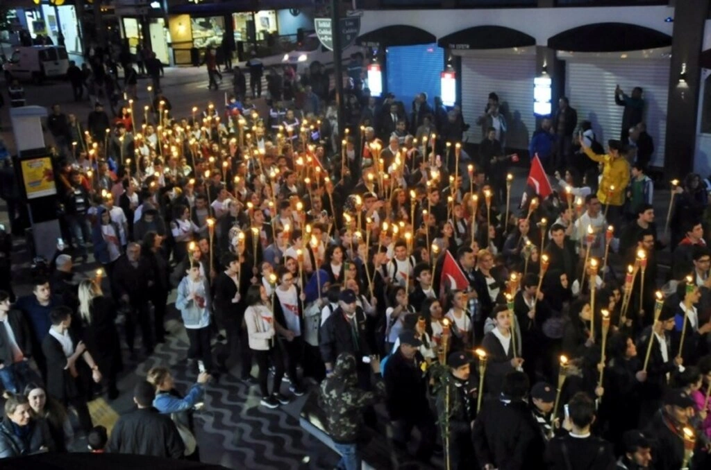 Samsun'da Fener Alayı ve Gençlik Festivali Yürüyüşü yapıldı  - Resim 6
