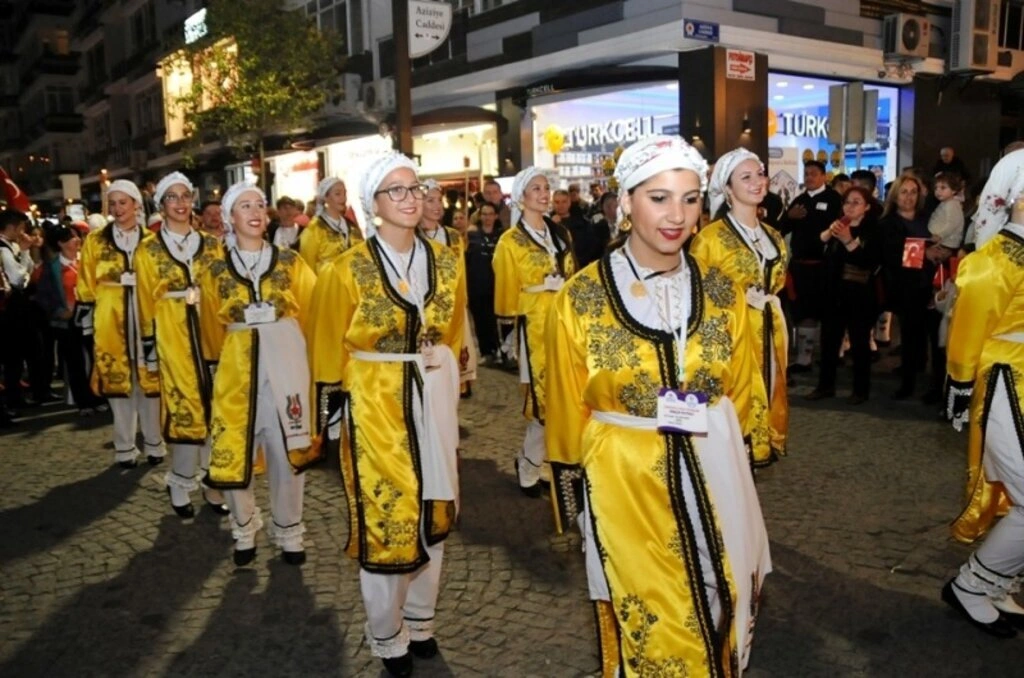 Samsun'da Fener Alayı ve Gençlik Festivali Yürüyüşü yapıldı  - Resim 14