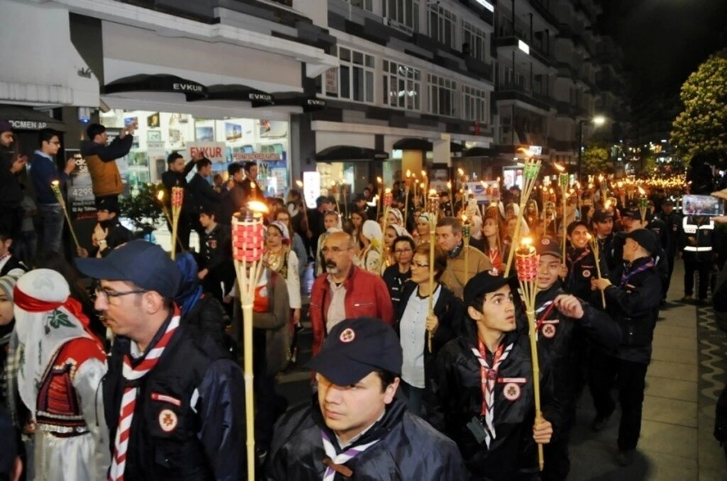 Samsun'da Fener Alayı ve Gençlik Festivali Yürüyüşü yapıldı  - Resim 15