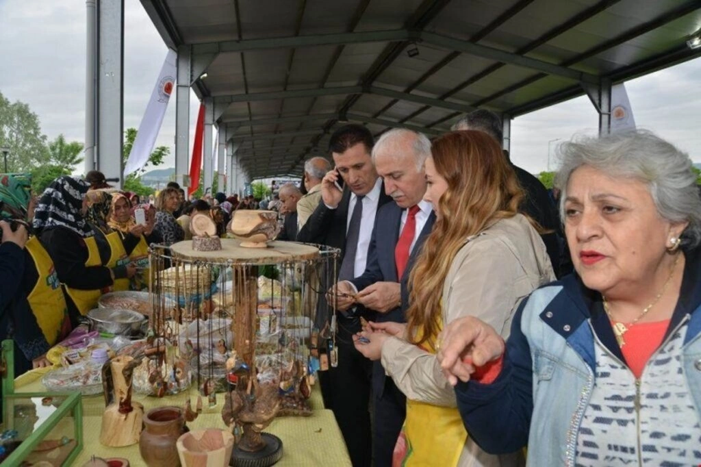 3. Samsun Yöresel Ot Yemekleri Festivali  - Resim 9