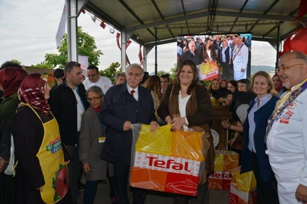 3. Samsun Yöresel Ot Yemekleri Festivali  - Resim 11