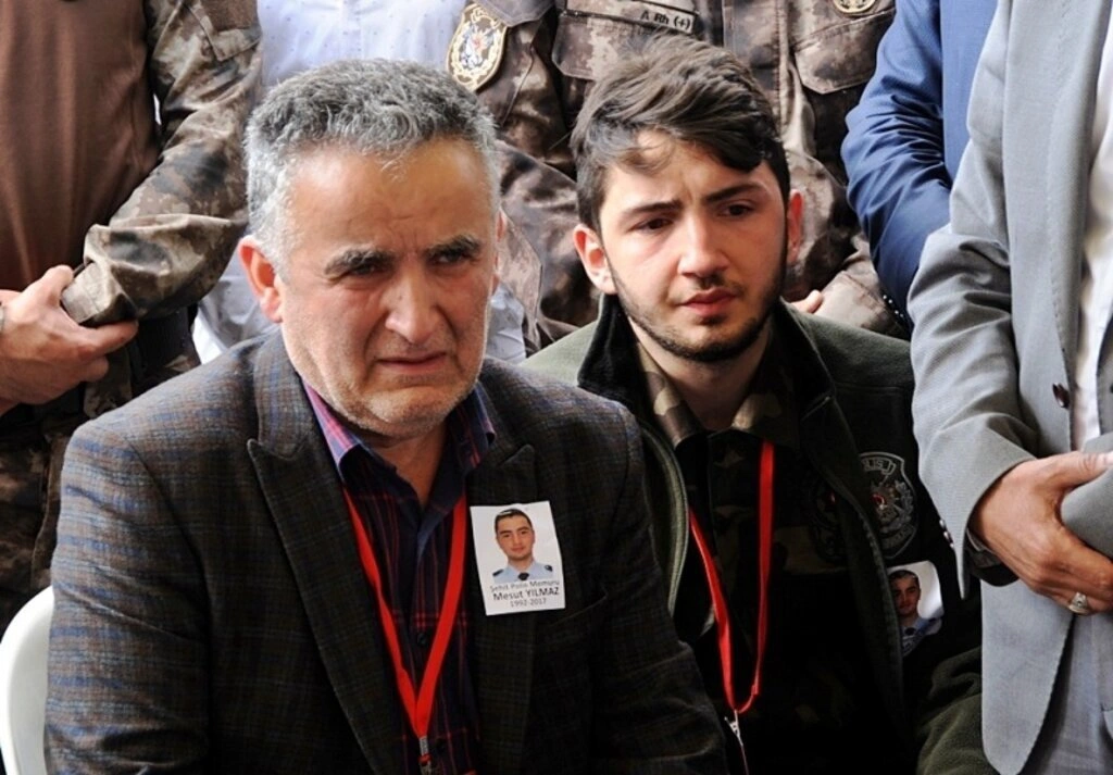 Şehit Mesut Yılmaz son yolculuğuna dualarla uğurlandı - Resim 4