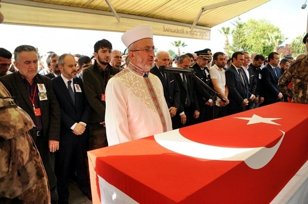Şehit Mesut Yılmaz son yolculuğuna dualarla uğurlandı - Resim 11