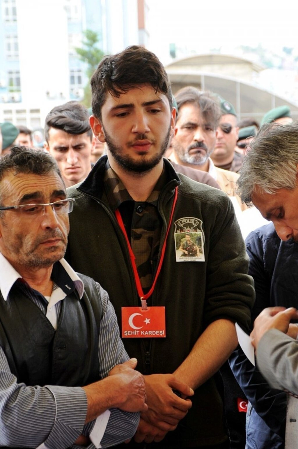 Şehit Mesut Yılmaz son yolculuğuna dualarla uğurlandı - Resim 12