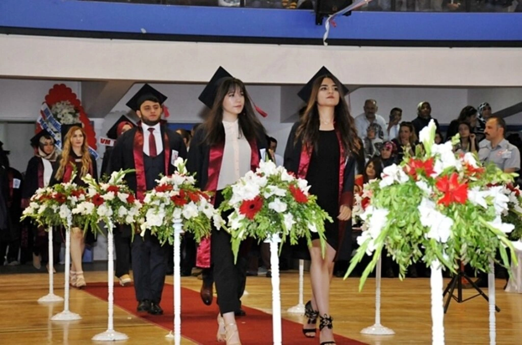 Sağlık Bilimleri Fakültesi mezuniyet töreni - Resim 3