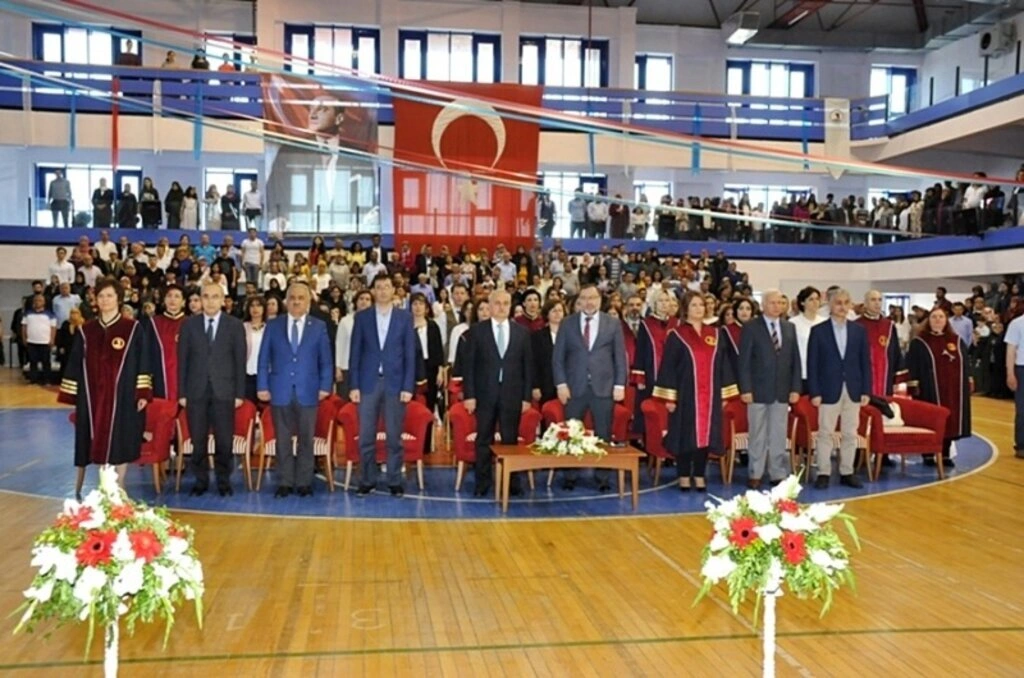 Sağlık Bilimleri Fakültesi mezuniyet töreni - Resim 5