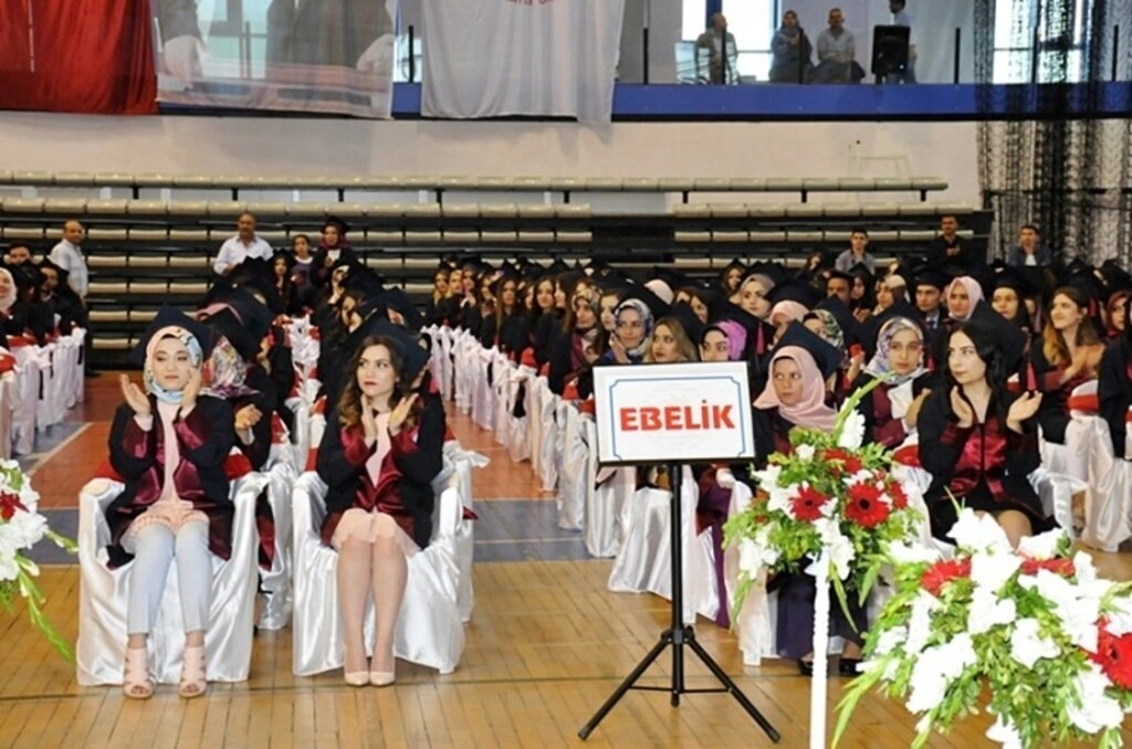 Sağlık Bilimleri Fakültesi mezuniyet töreni - Resim 7