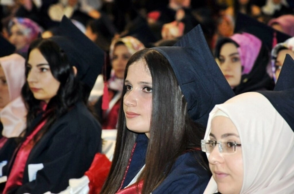 Sağlık Bilimleri Fakültesi mezuniyet töreni - Resim 9