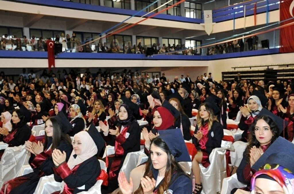 Sağlık Bilimleri Fakültesi mezuniyet töreni - Resim 11
