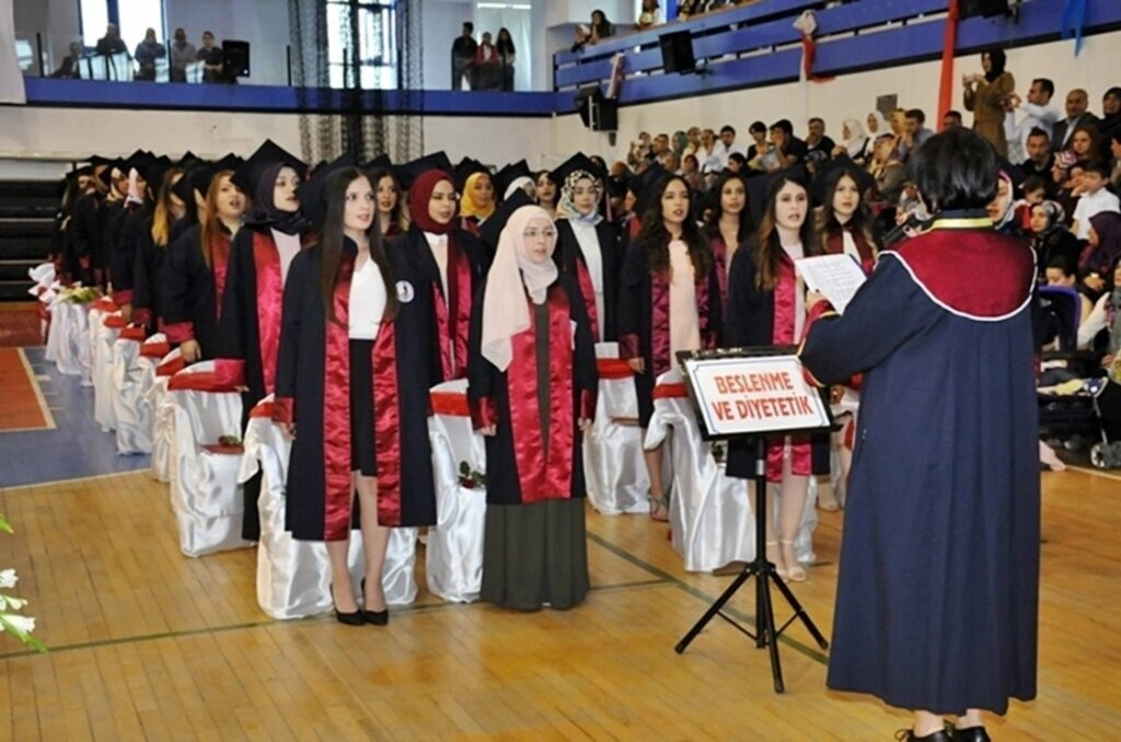 Sağlık Bilimleri Fakültesi mezuniyet töreni - Resim 16