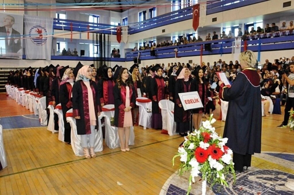 Sağlık Bilimleri Fakültesi mezuniyet töreni - Resim 20