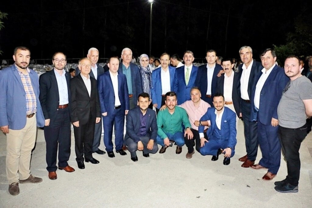 AK Parti Samsun Milletvekili Fuat Köktaş'tan iftar programı - Resim 4