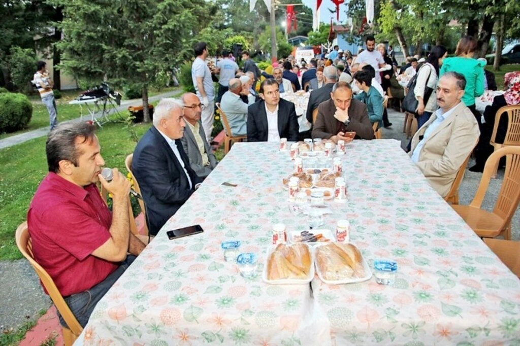 Bafra İlçe Protokolü İftarda Şehit Aileleri ve Gazilerle Buluştu - Resim 1