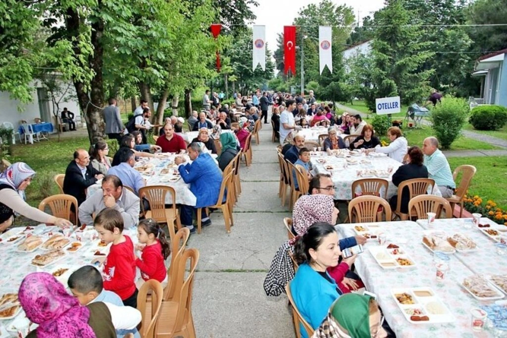 Bafra İlçe Protokolü İftarda Şehit Aileleri ve Gazilerle Buluştu - Resim 3